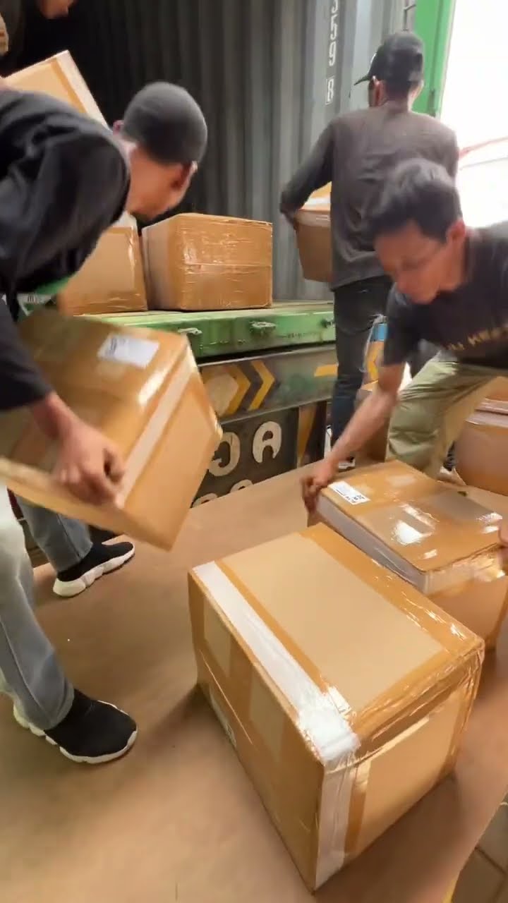 Stuffing Container